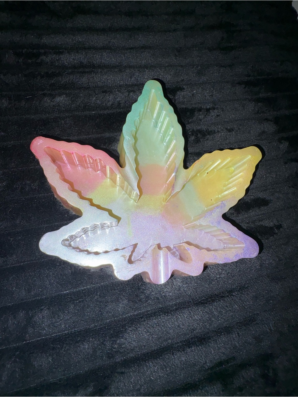 Iridescent Leaf Ashtray - Multicolor Decorative Accent